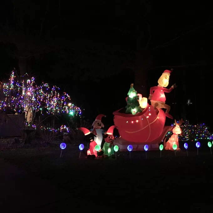 Airblown Grinch and Max in Sleigh Colossal Scene Inflatable