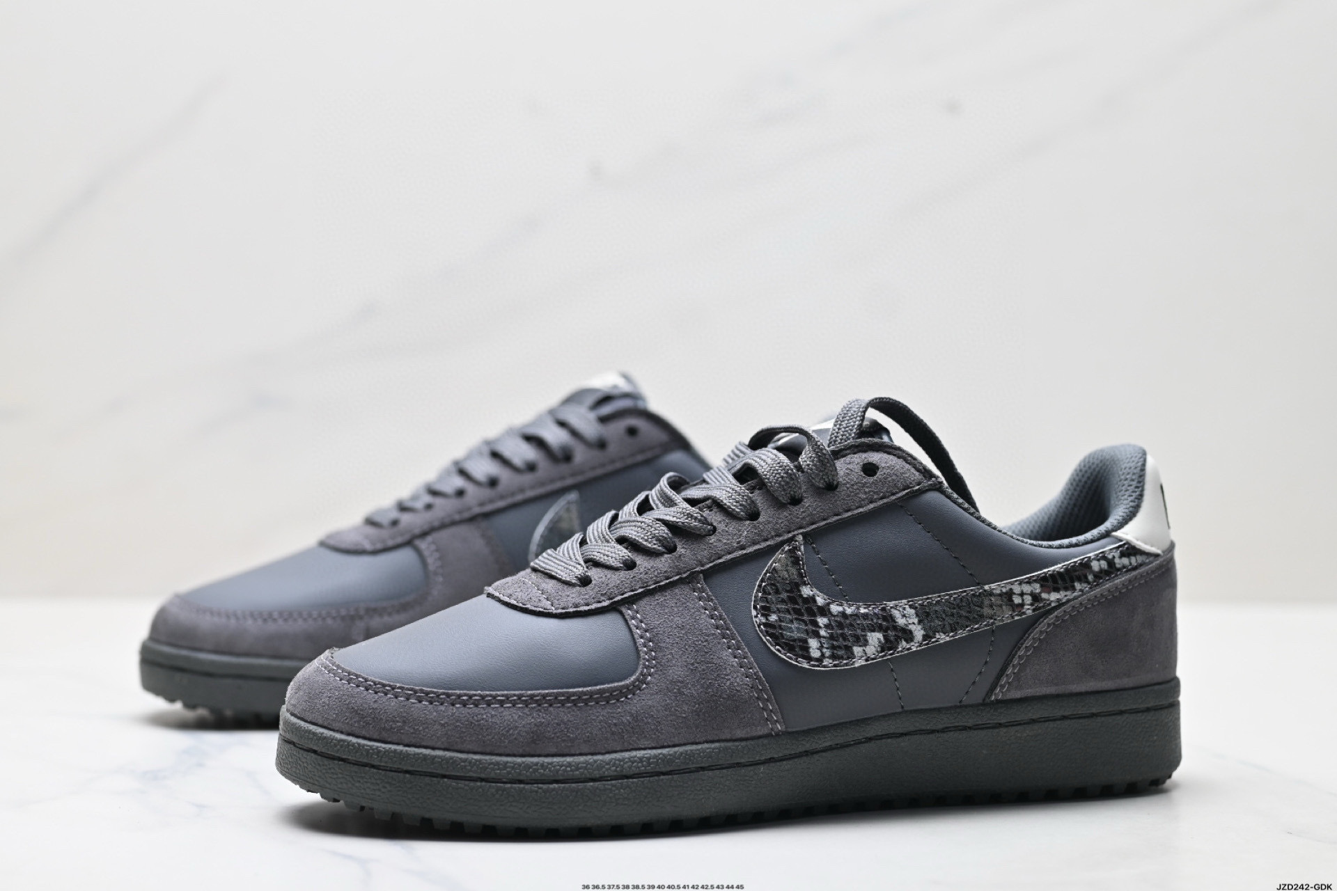 Nike Field General 82