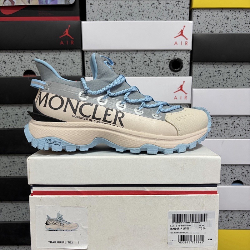 Moncler Trailgrip Gore-Tex 16