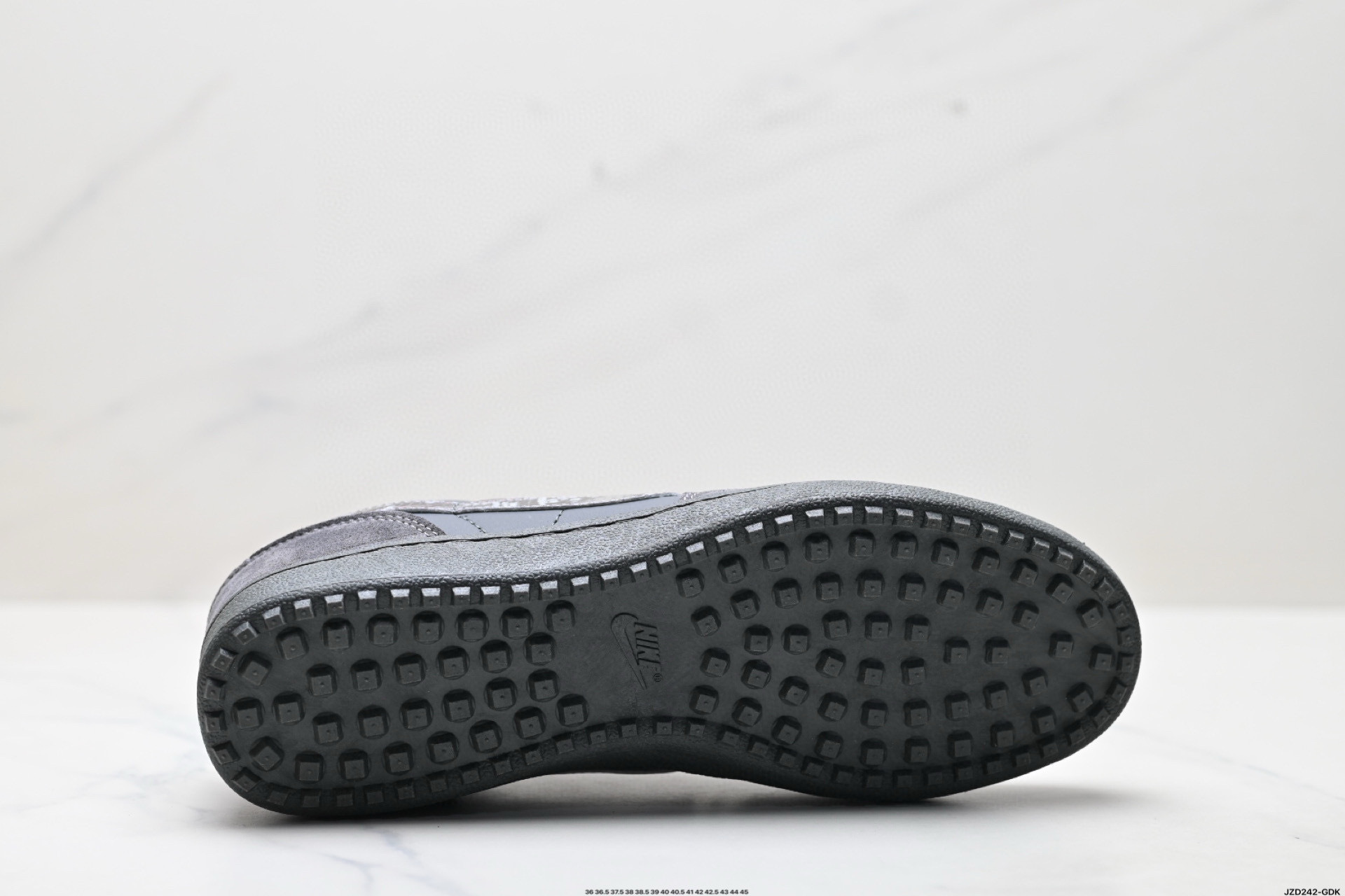 Nike Field General 82