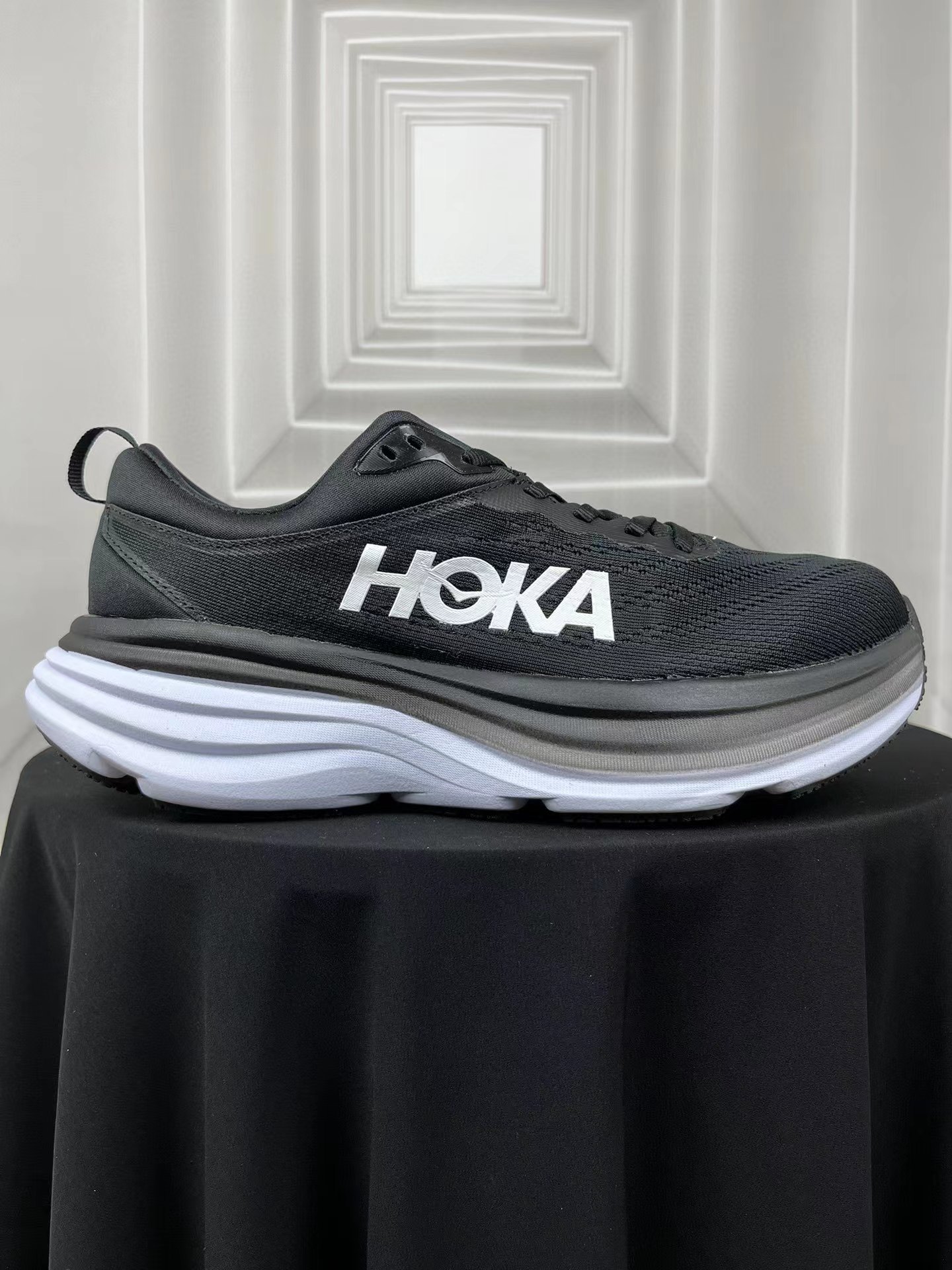 HOKA Bondi 8