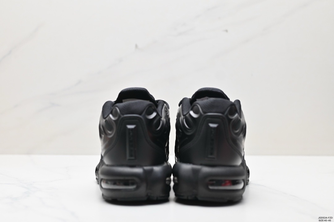 Air Max Plus Drift 44