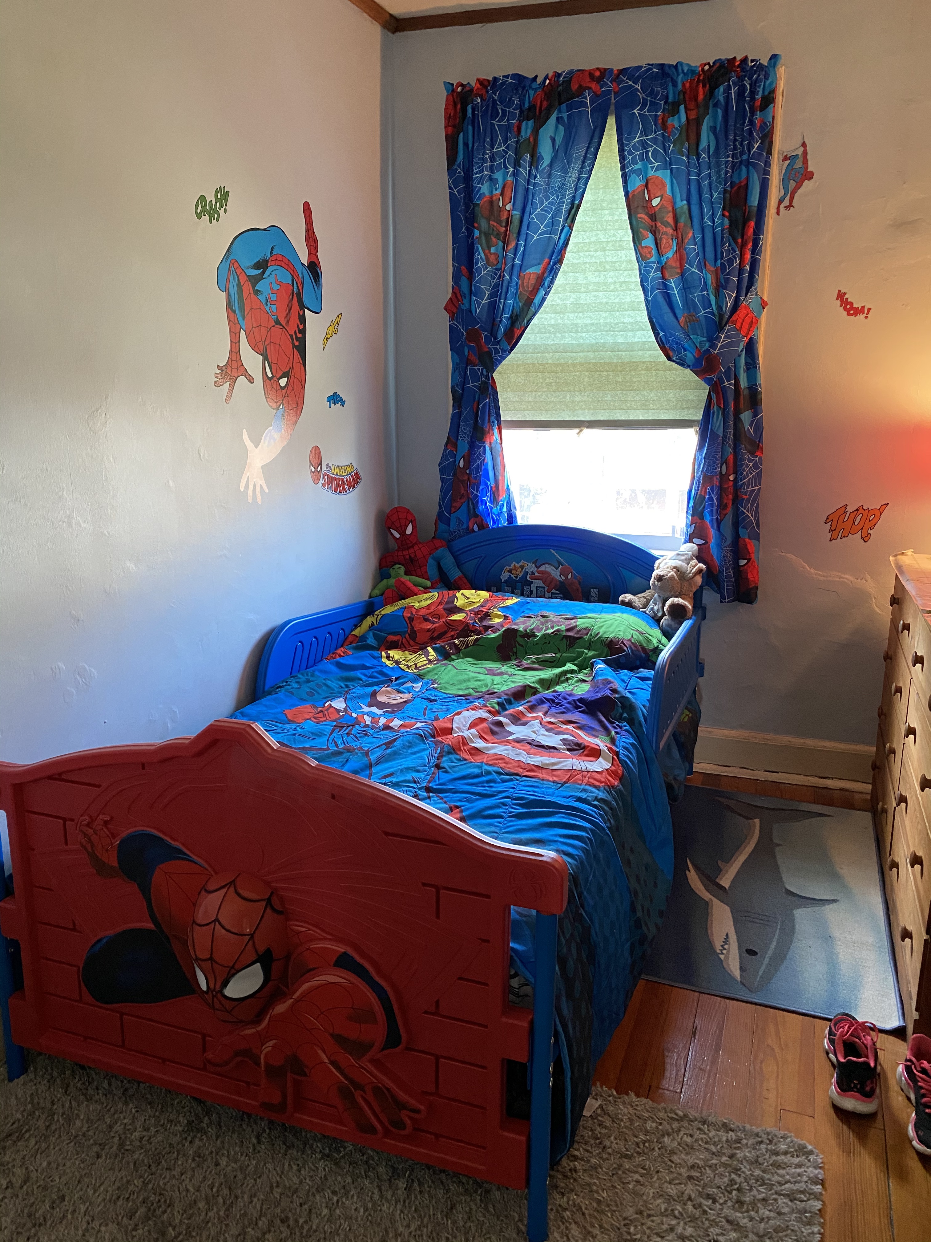 Marvel Spider-Man Plastic 3D-Footboard Twin Bed by Delta Children