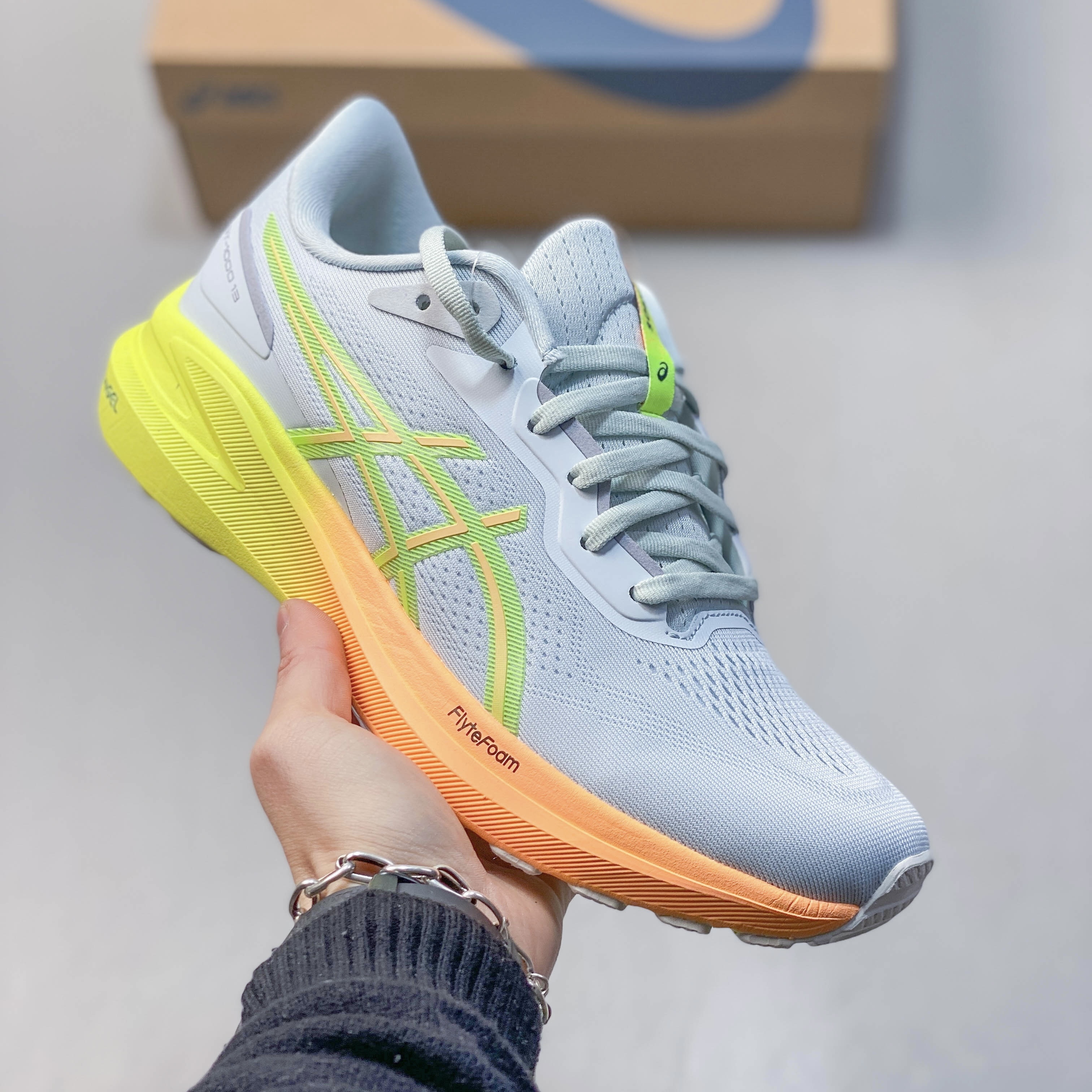 ASICS GT-1000