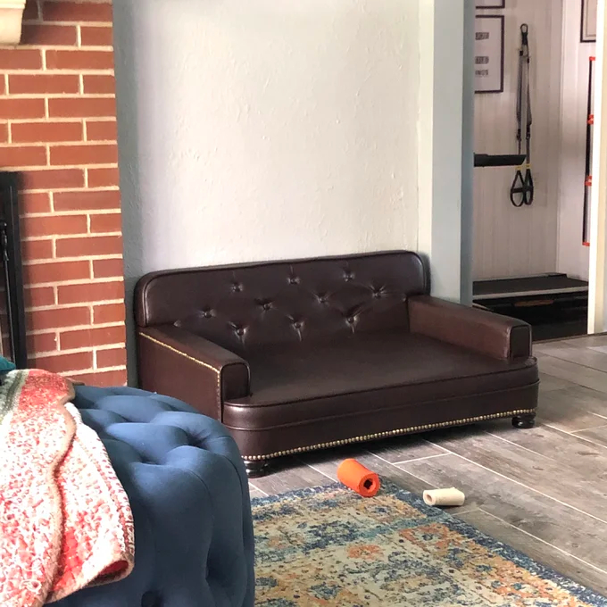 Humphery Dog Sofa