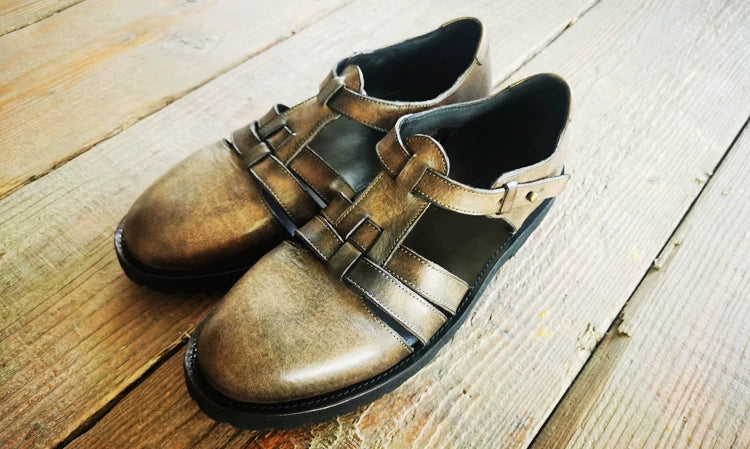 Roman cowhide distressed casual shoes