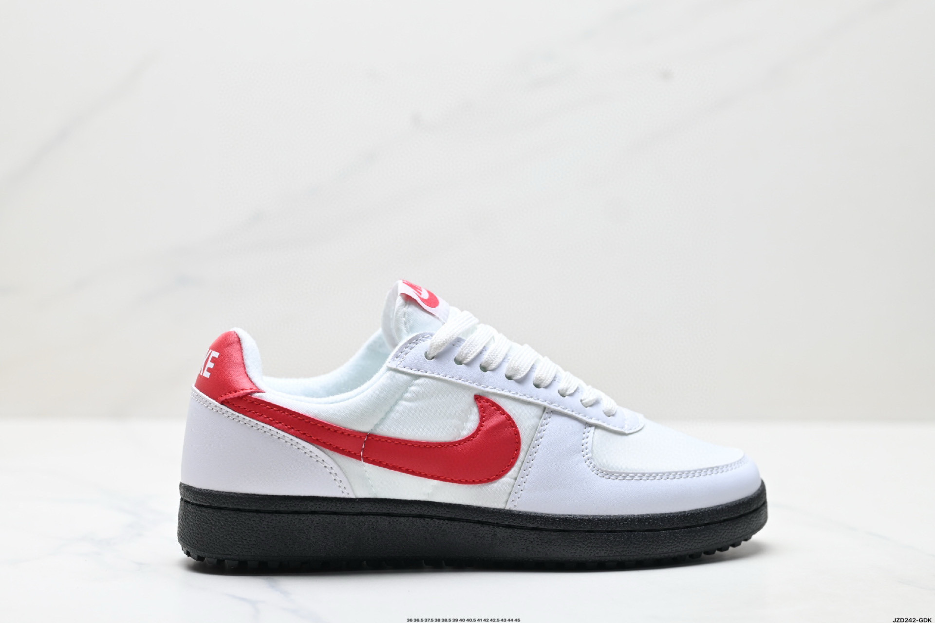 Nike Field General 82