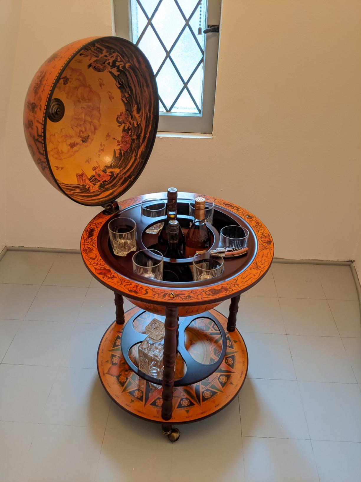 Design Toscano Sixteenth-Century Italian Replica Globe Bar Cart