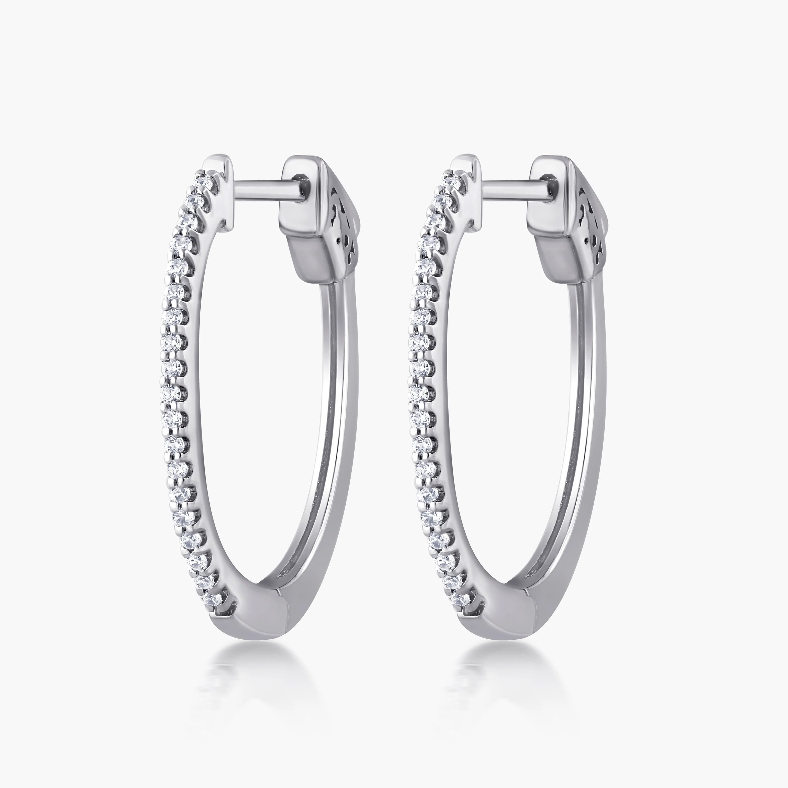 1/6 ctw Round Lab Grown Diamond Petite Hinged Hoop Earrings