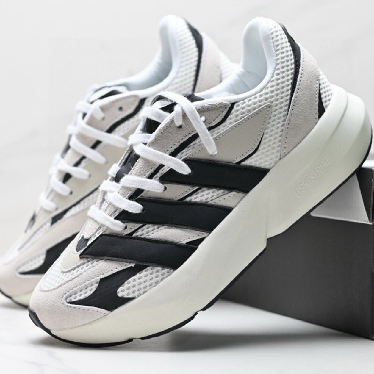 Adidas LightBlaze