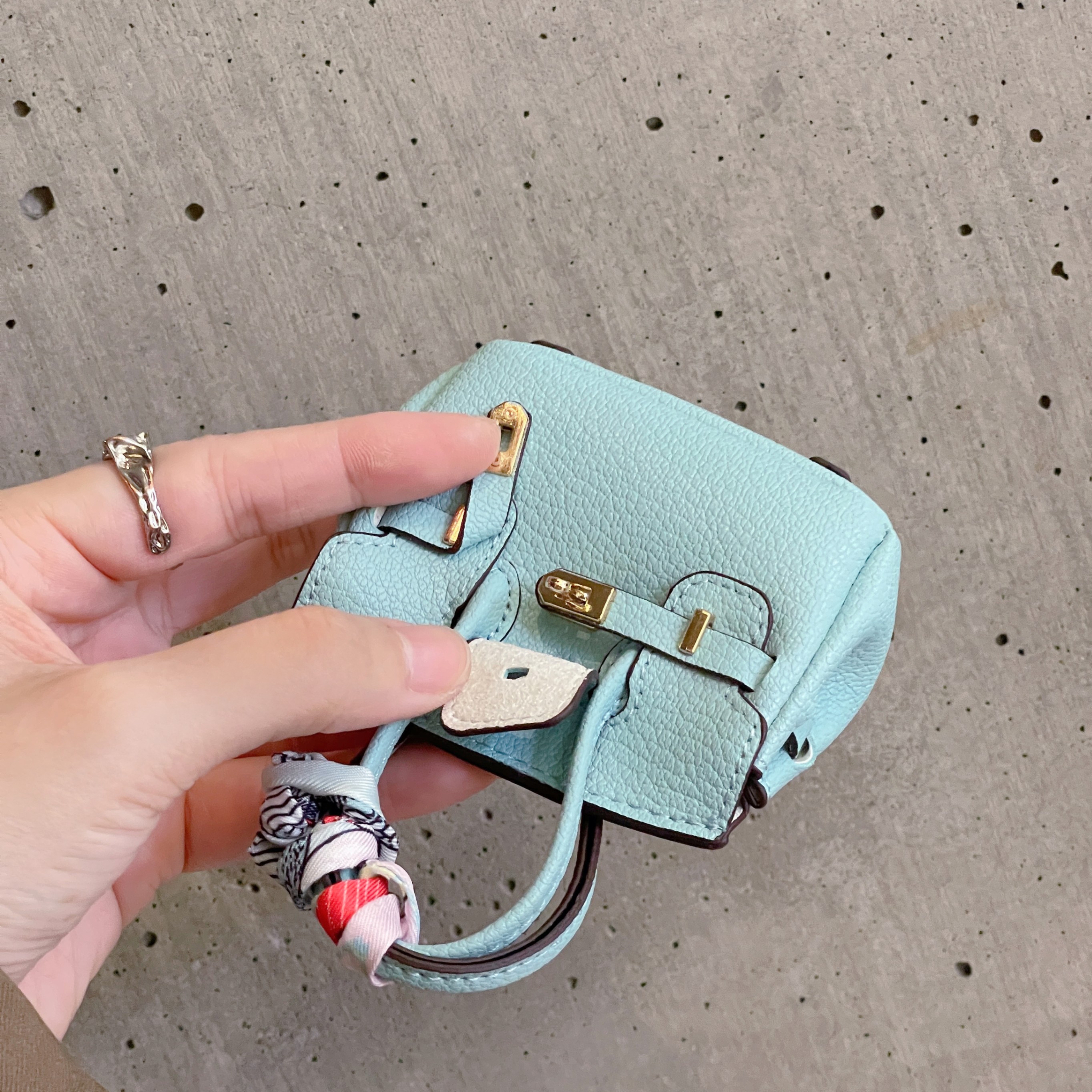 AirPods 1 Protective Case Shockproof - back view