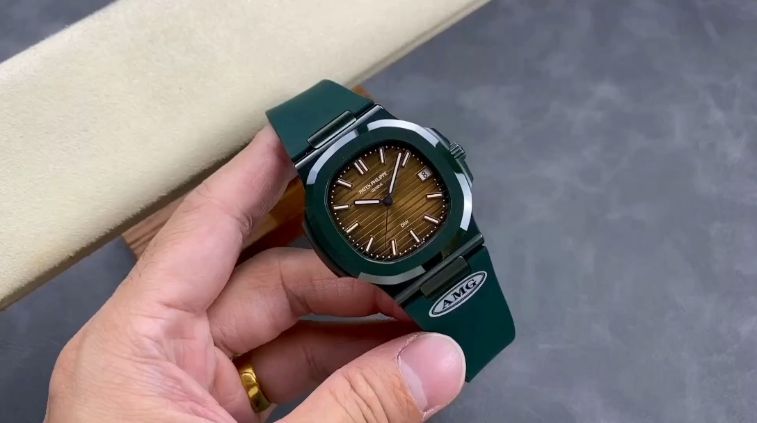 【Super Clone】Patek Philippe Nautilus Brown Dial 5711 40MM Watch