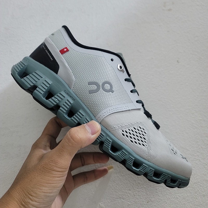On Cloud 5 colour options