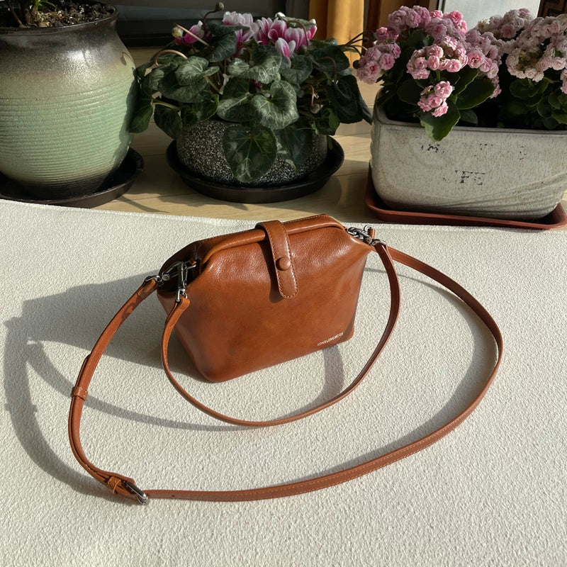 Women's cowhide underarm dual-use crossbody bag