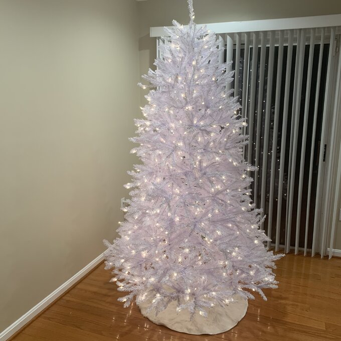 Dunhill Fir Lighted Artificial Fir Christmas Tree