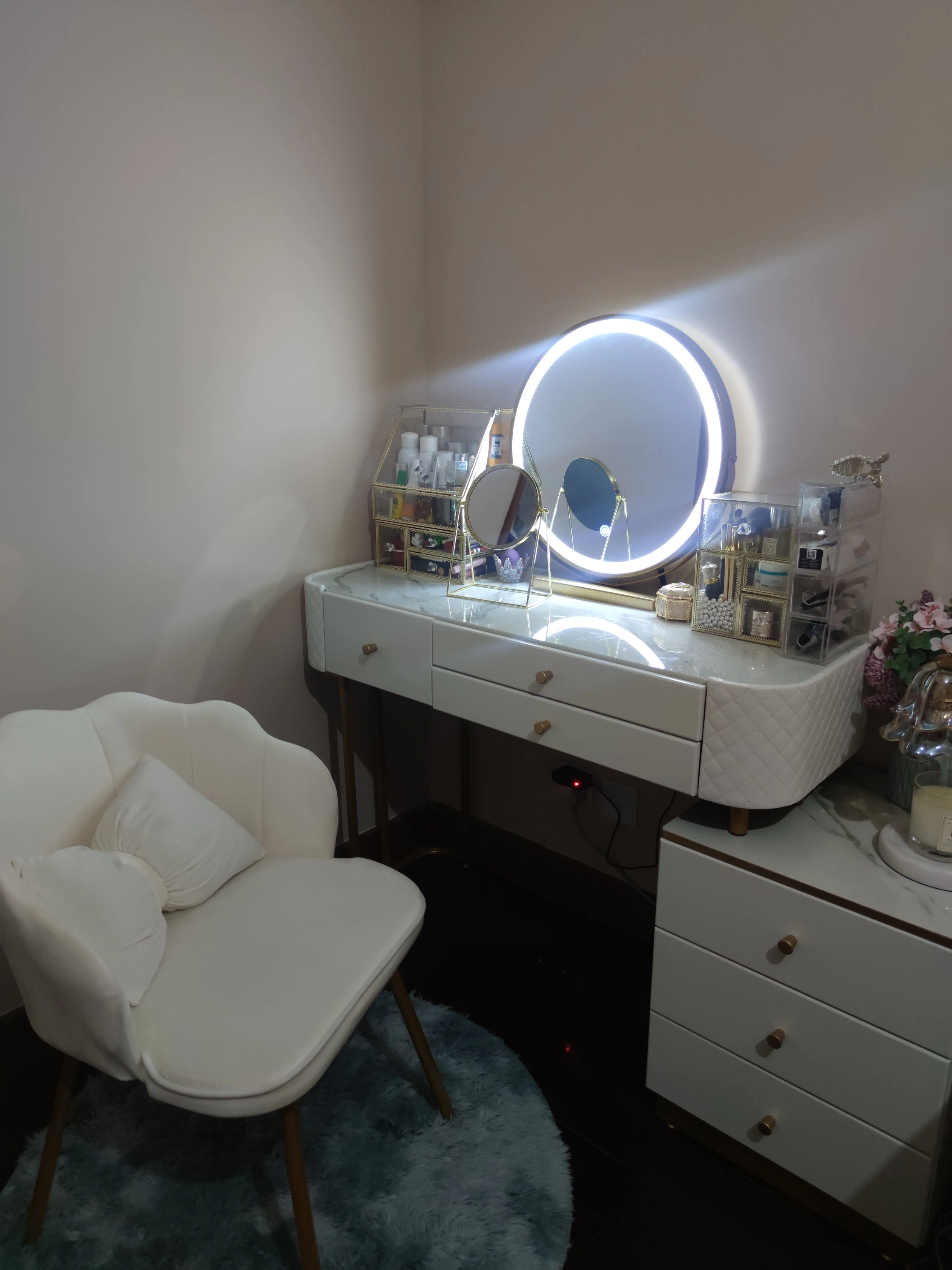 Nordic Dressing Table with Mirror