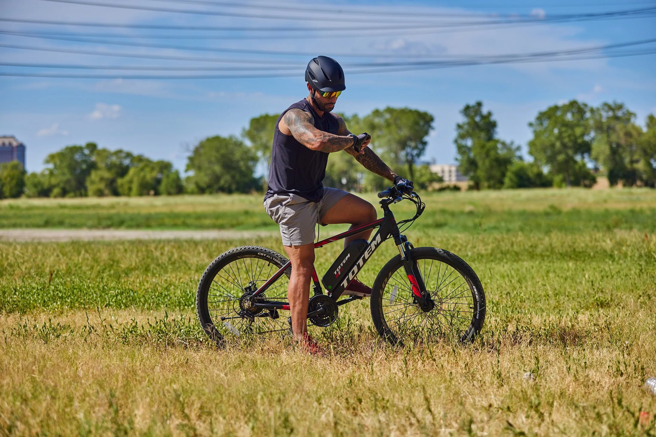 Totem Victor 2.0 26in Electric Mountain Bike, 350W, Black/Red