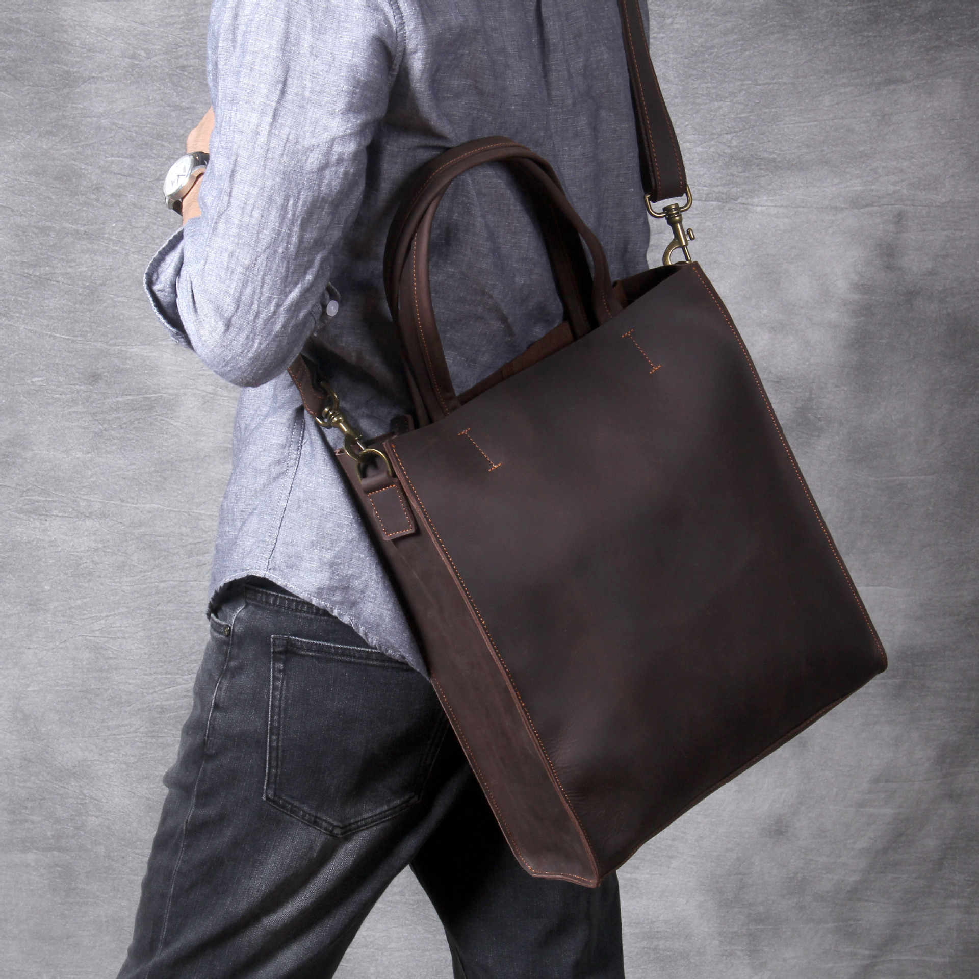 Minimalist Full-Grain Leather Tote Bag - Timeless Simplicity for the Modern Professional