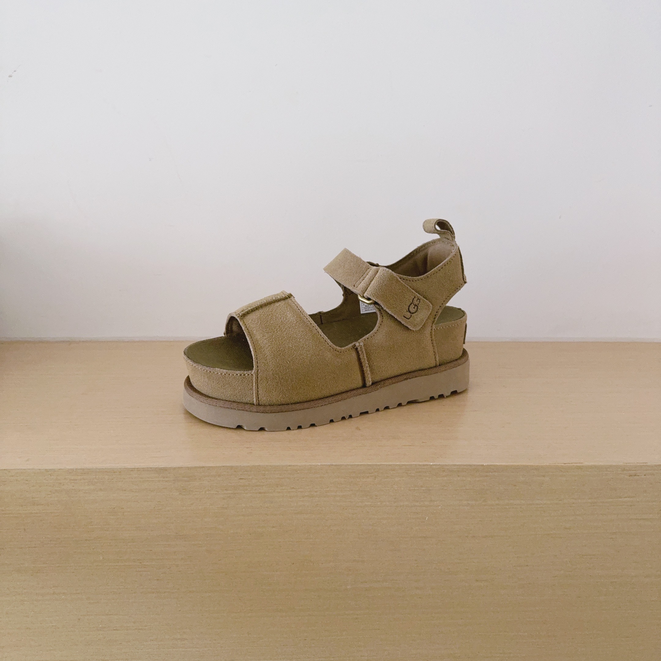 Center Seam Sandals