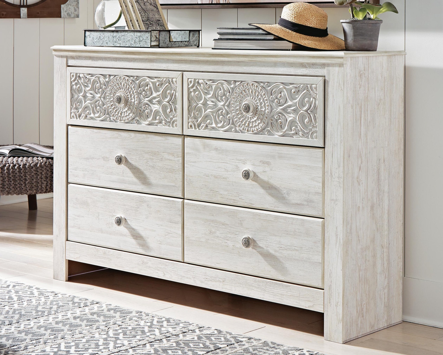Paxberry 6 Drawer Dresser with Medallion Detail