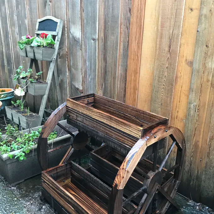 Aldridge Wood Statue Planter