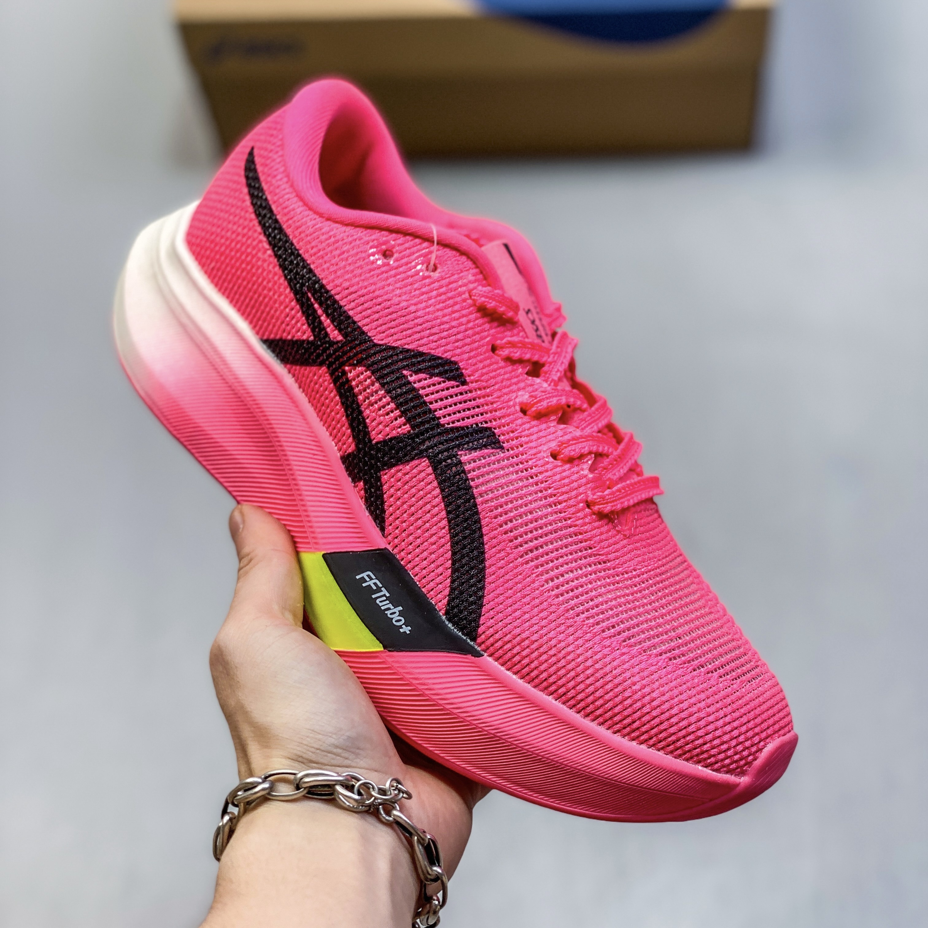 ASICS Metaspeed Edge