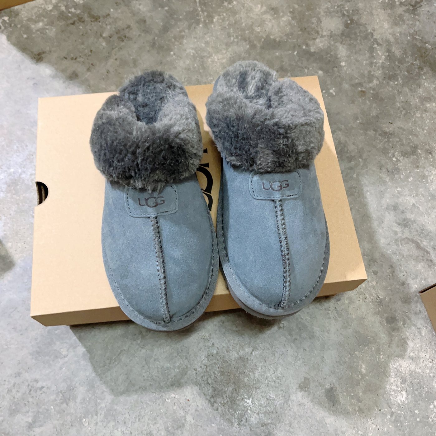 UGG Scuff Star Slippers