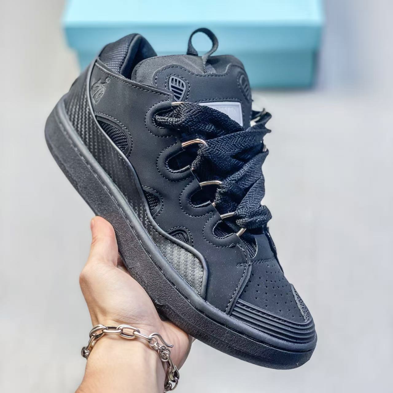 Lanvin Curb