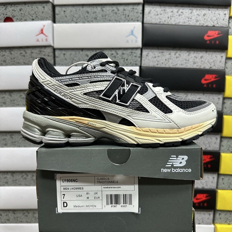 New Balance 1906 Sneakers