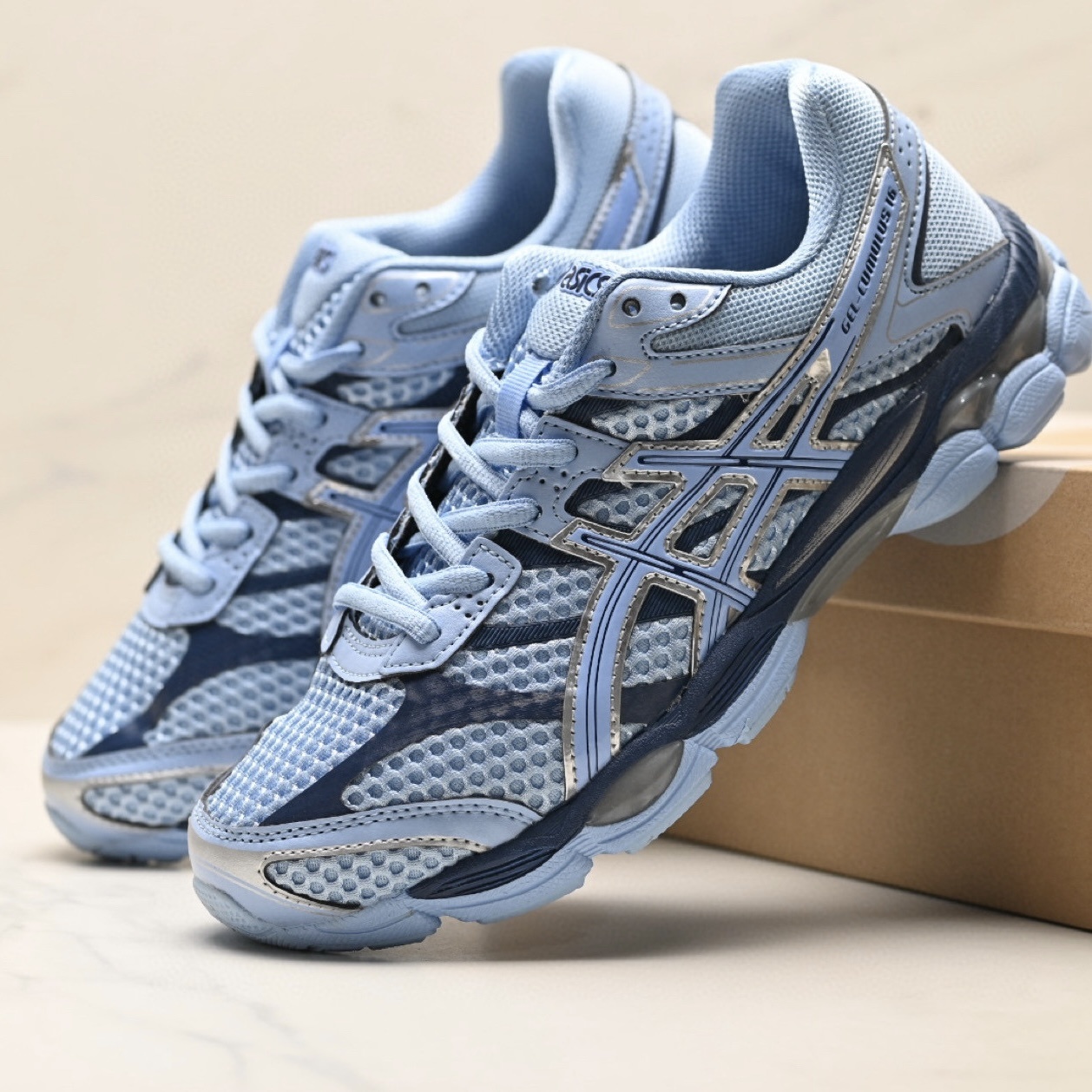 ASICS Gel-Cumulus 16