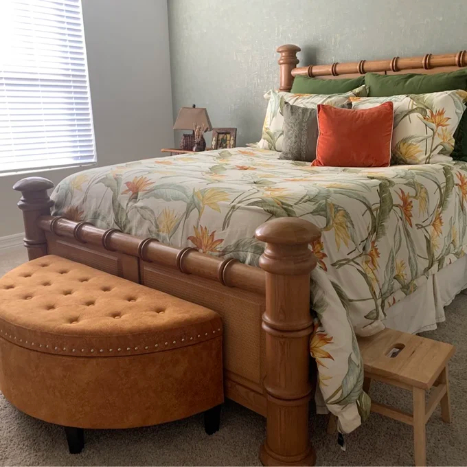 Roxann Upholstered Flip Top Storage Bench