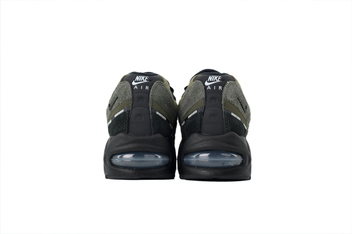 Undefeated x Nike Air Max 95 Medium Olive IB4523-200