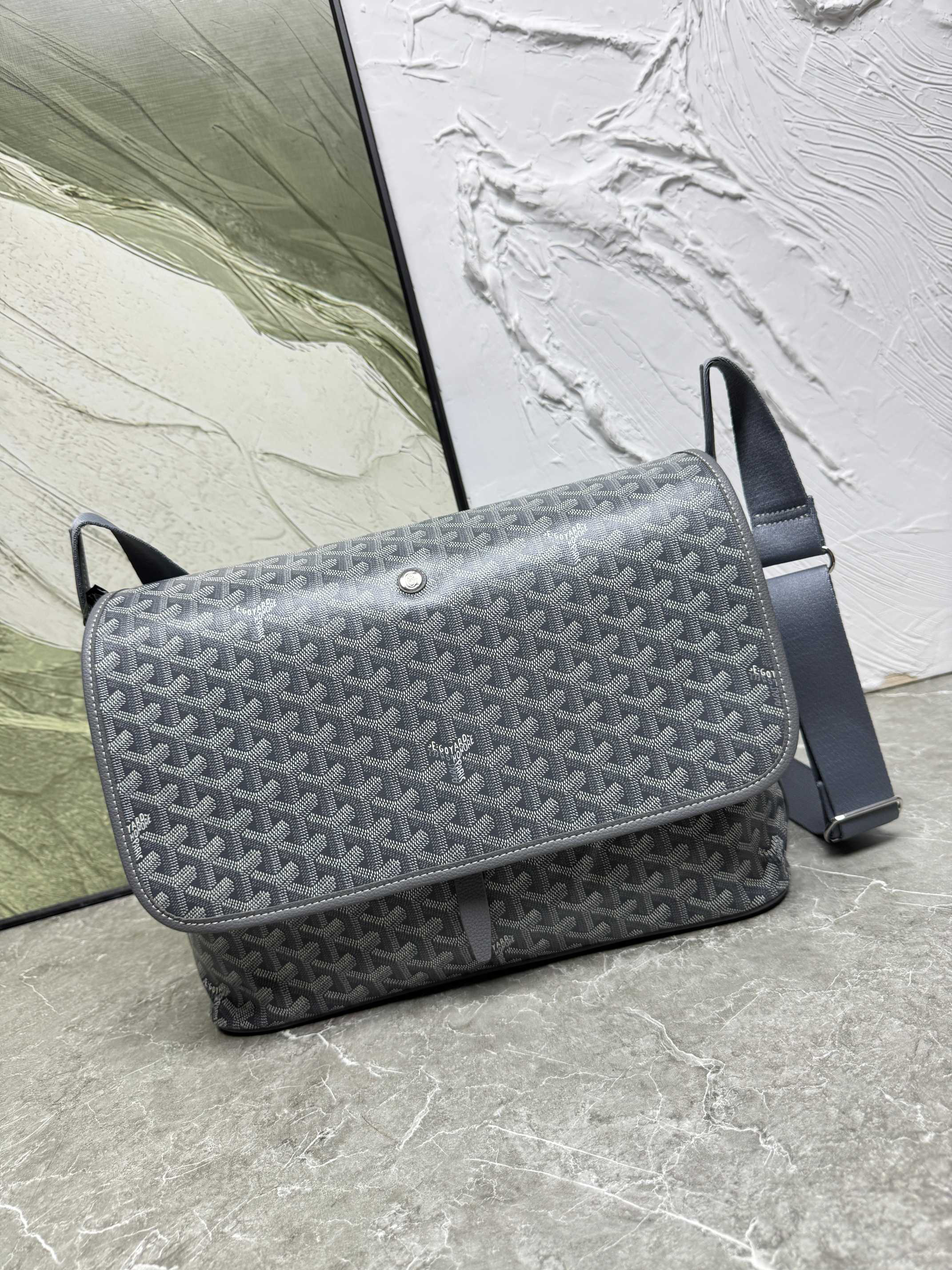 Goyard Capétien MM Messenger Bag