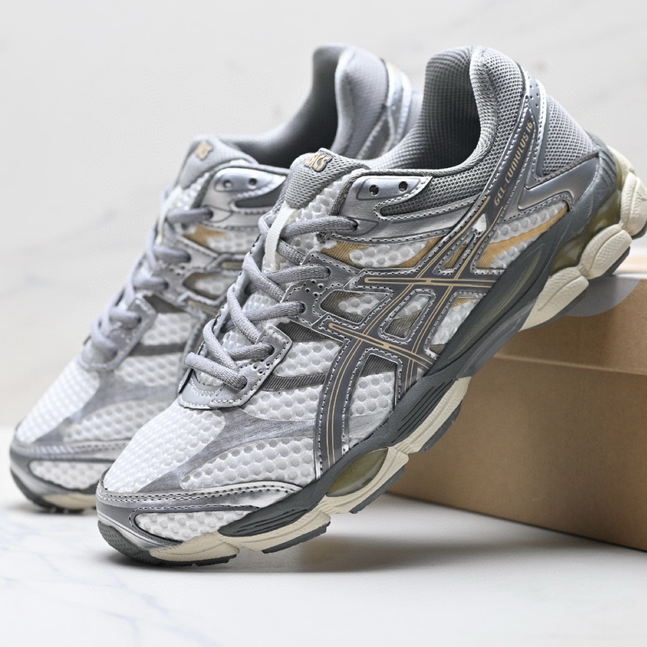 ASICS Gel-Cumulus 16