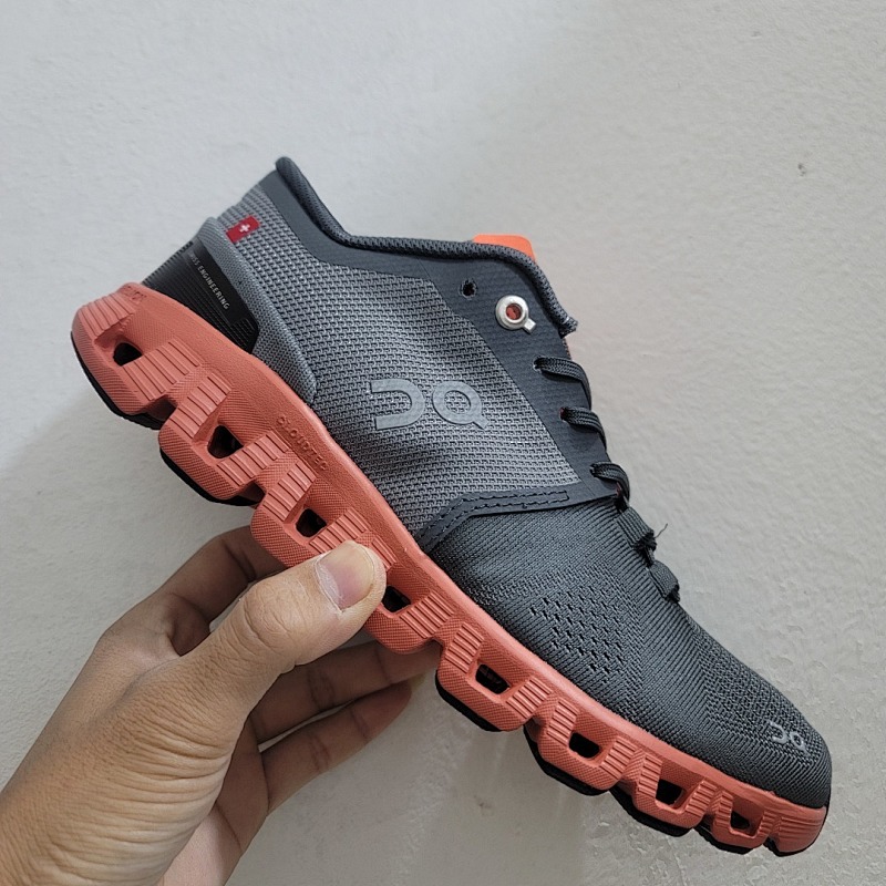 On Cloud 5 colour options
