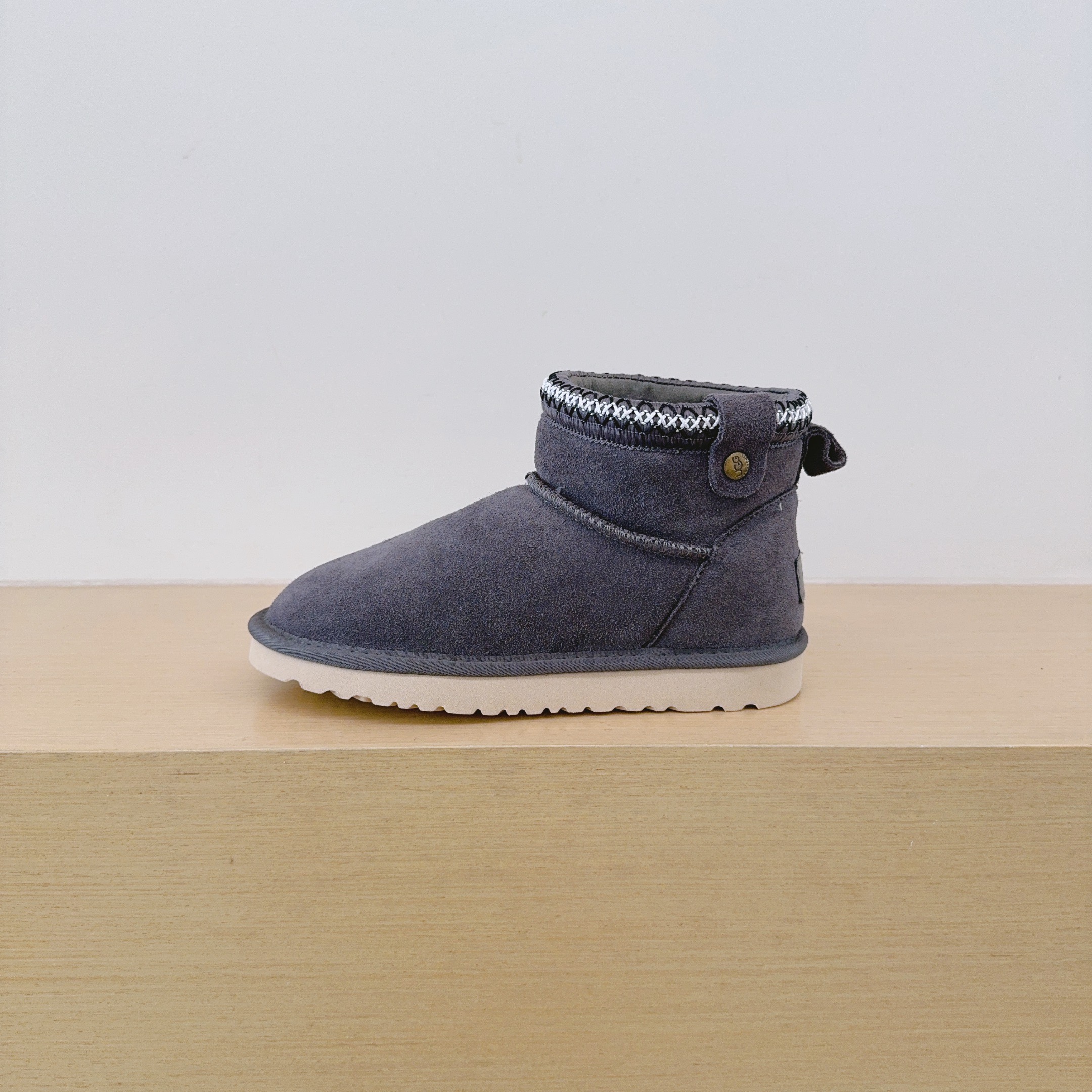 Ankle Boots Ruffle Trim
