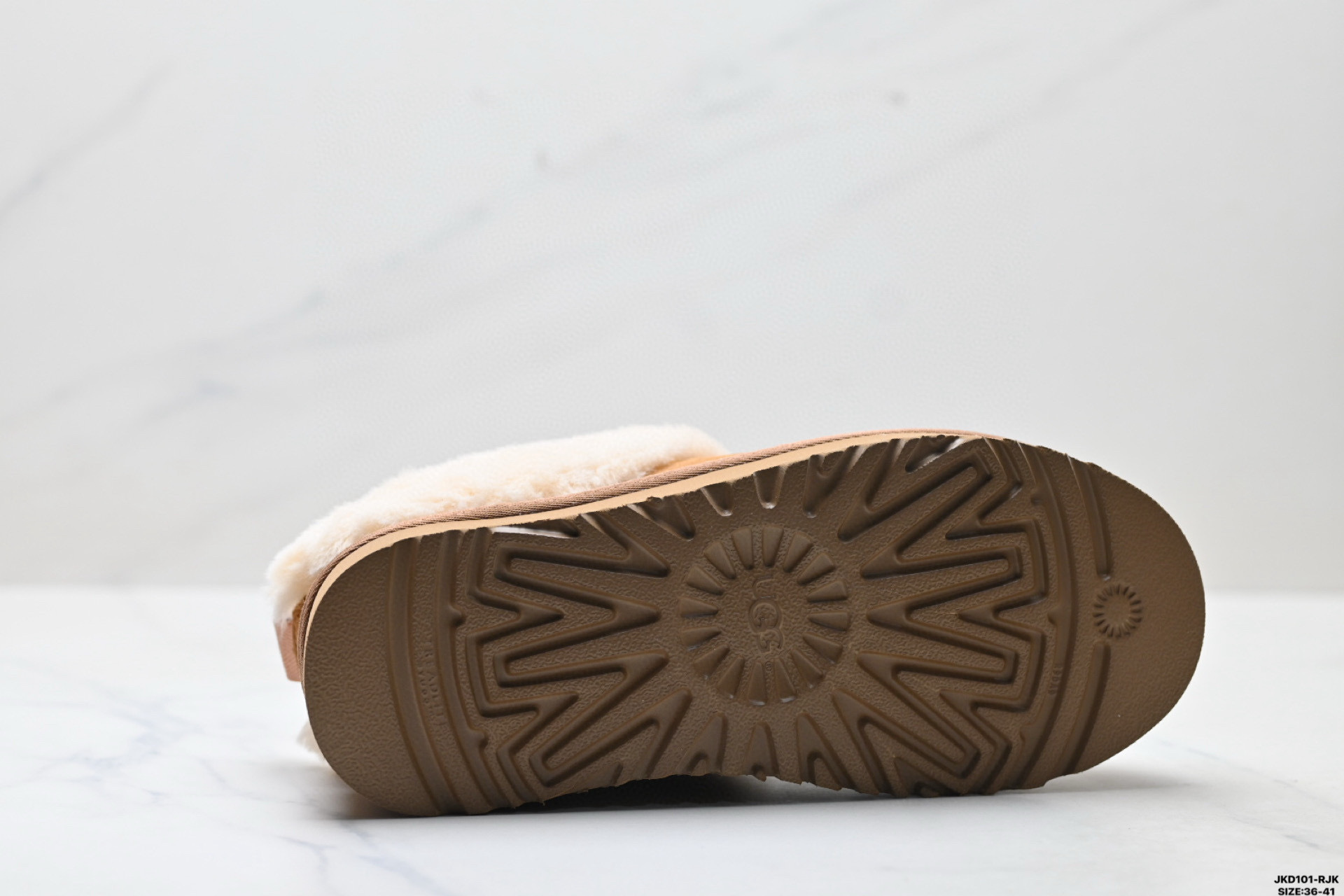 UGG Classic Clear Mini Detail 36