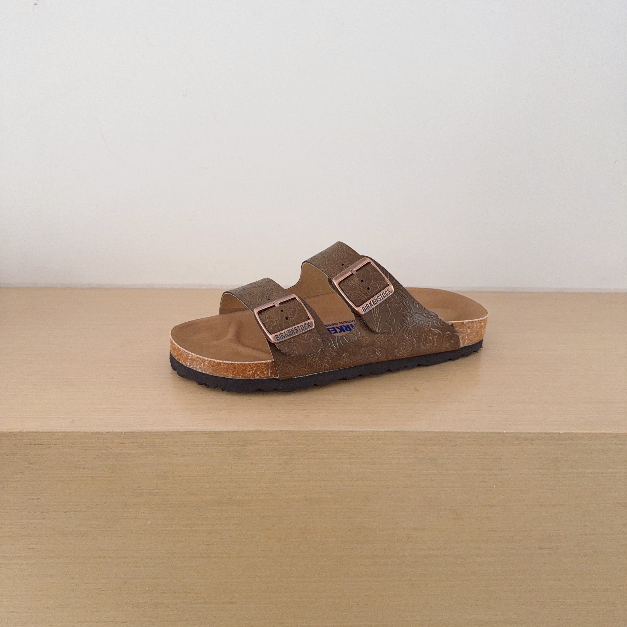 UGG Kids Leather Chevron Series Birken-Style Two-Strap Sandals Adult And Kids
