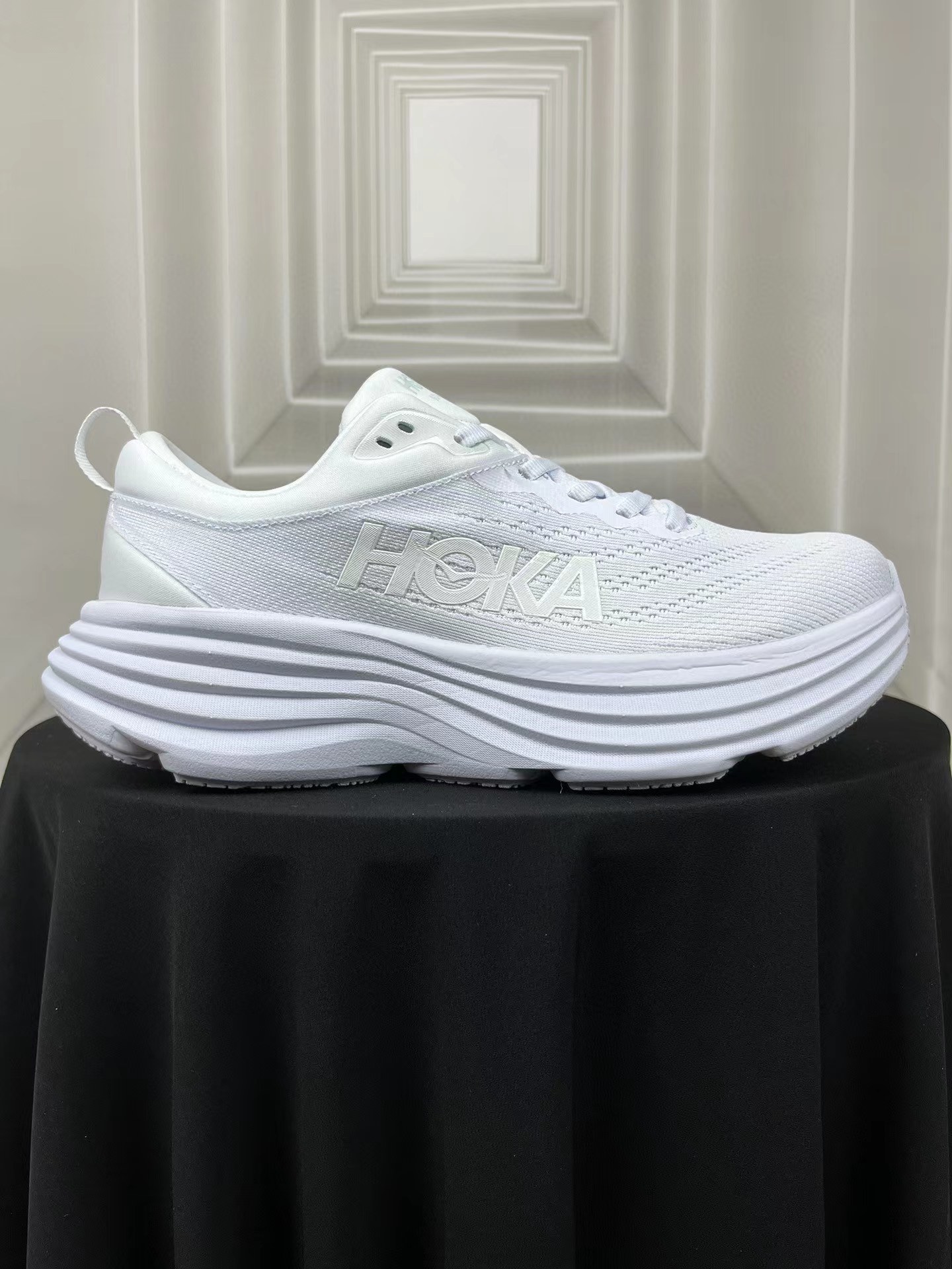 HOKA Bondi 8
