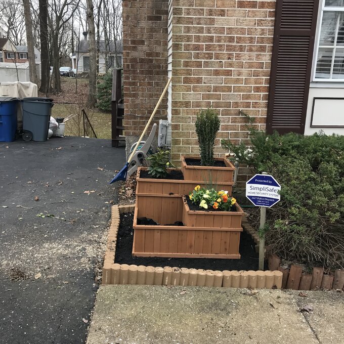Gordonsville 2.5x2.5 ft Wood Raised Garden Bed