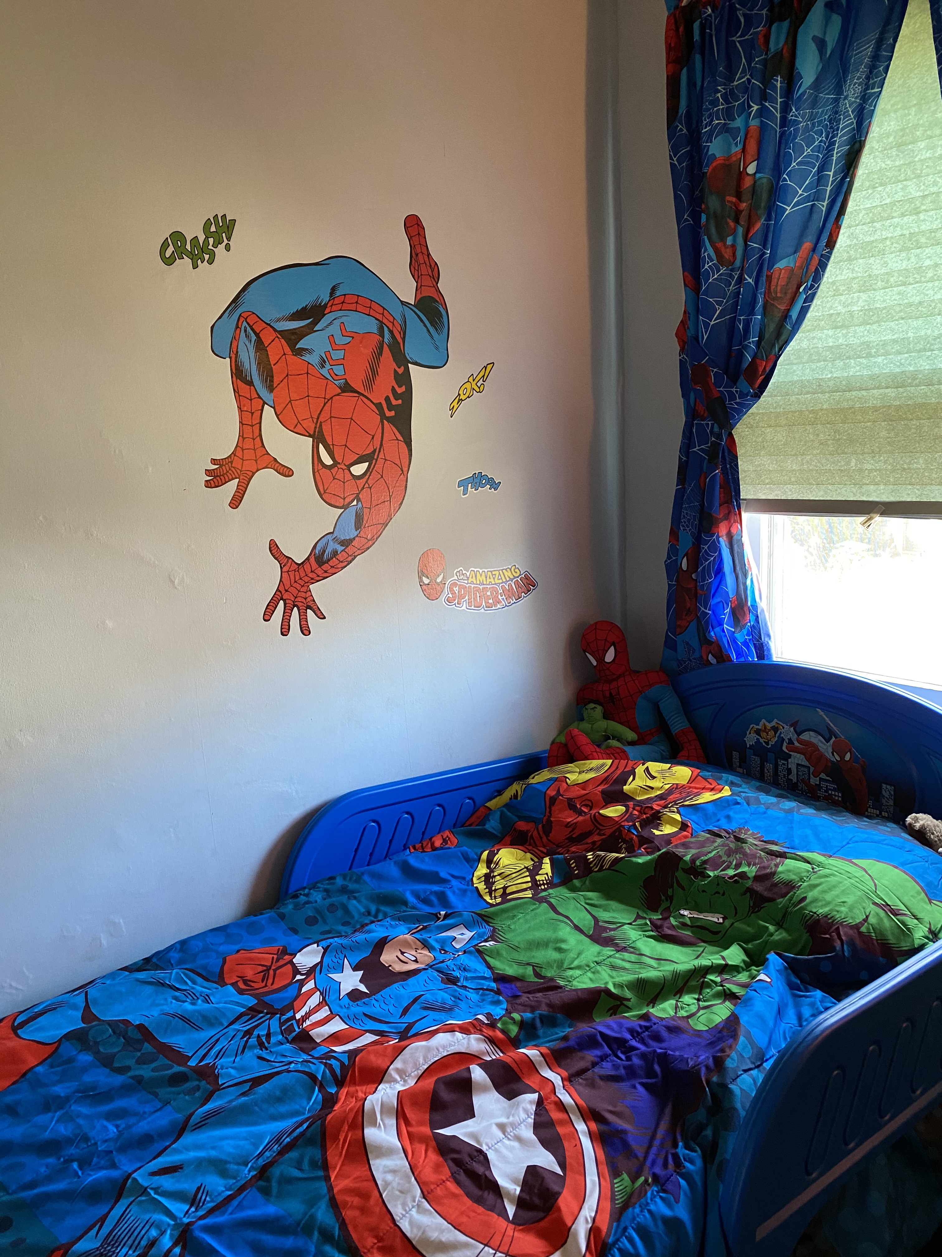 Marvel Spider-Man Plastic 3D-Footboard Twin Bed by Delta Children
