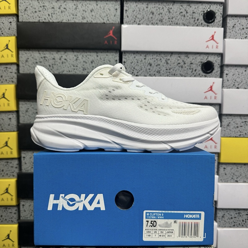Hoka Clifton 9 Wide Sneakers