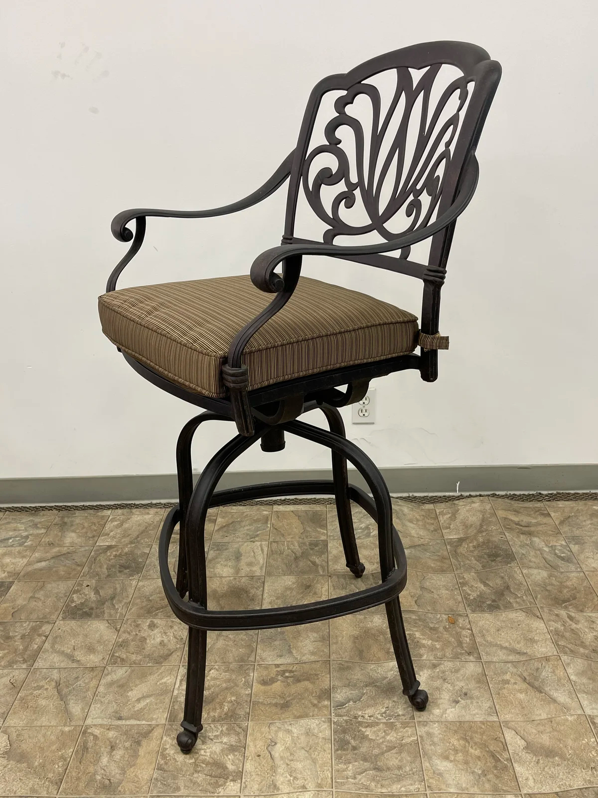 Allene Bar Set with Metal Outer Material