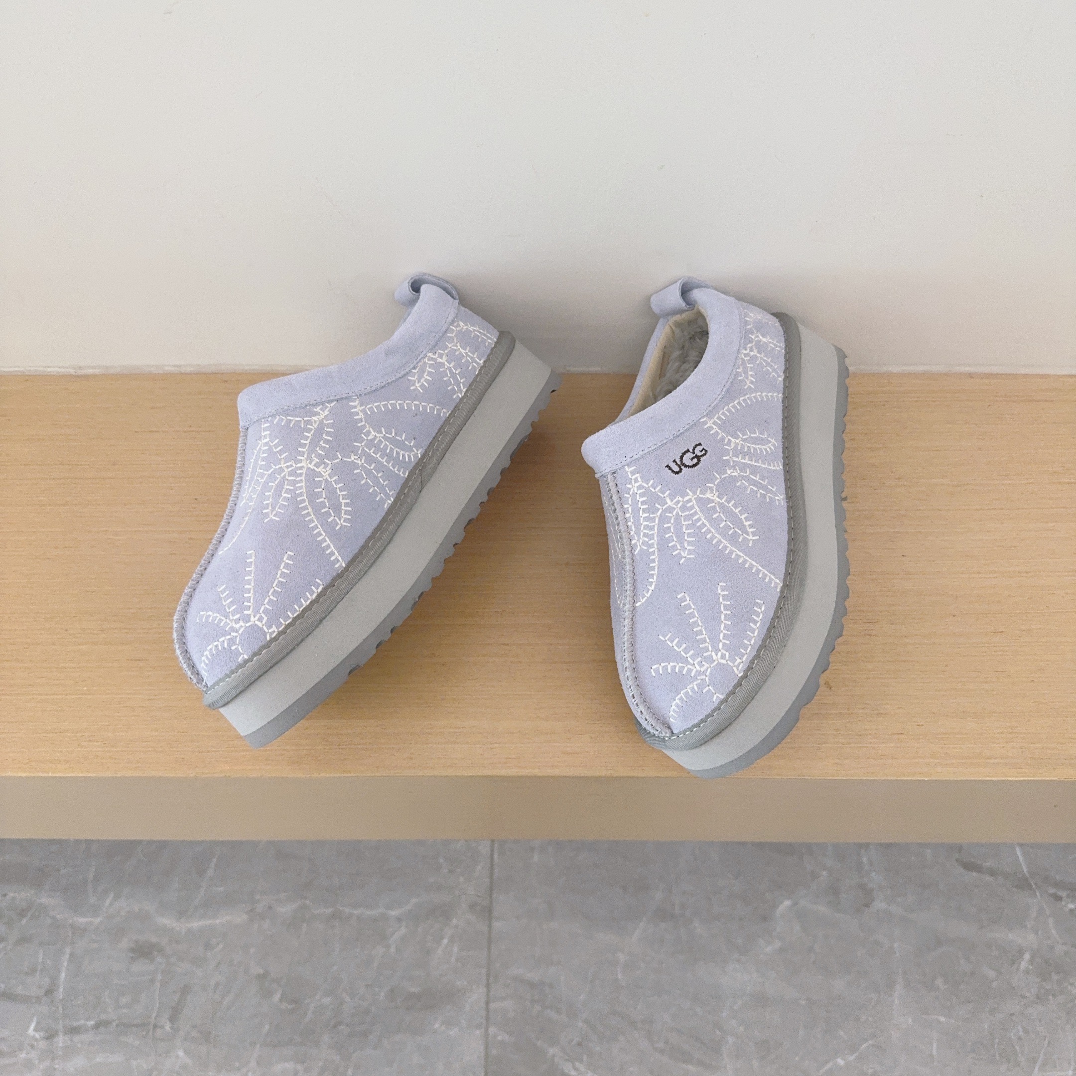 Embroidered Palm Tree Platform