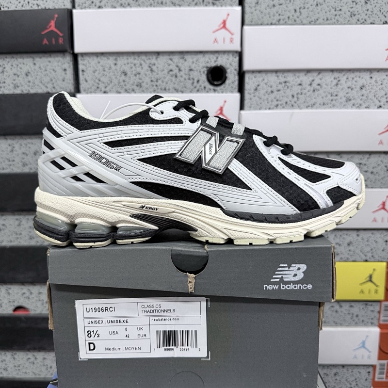 New Balance 1906 Sneakers