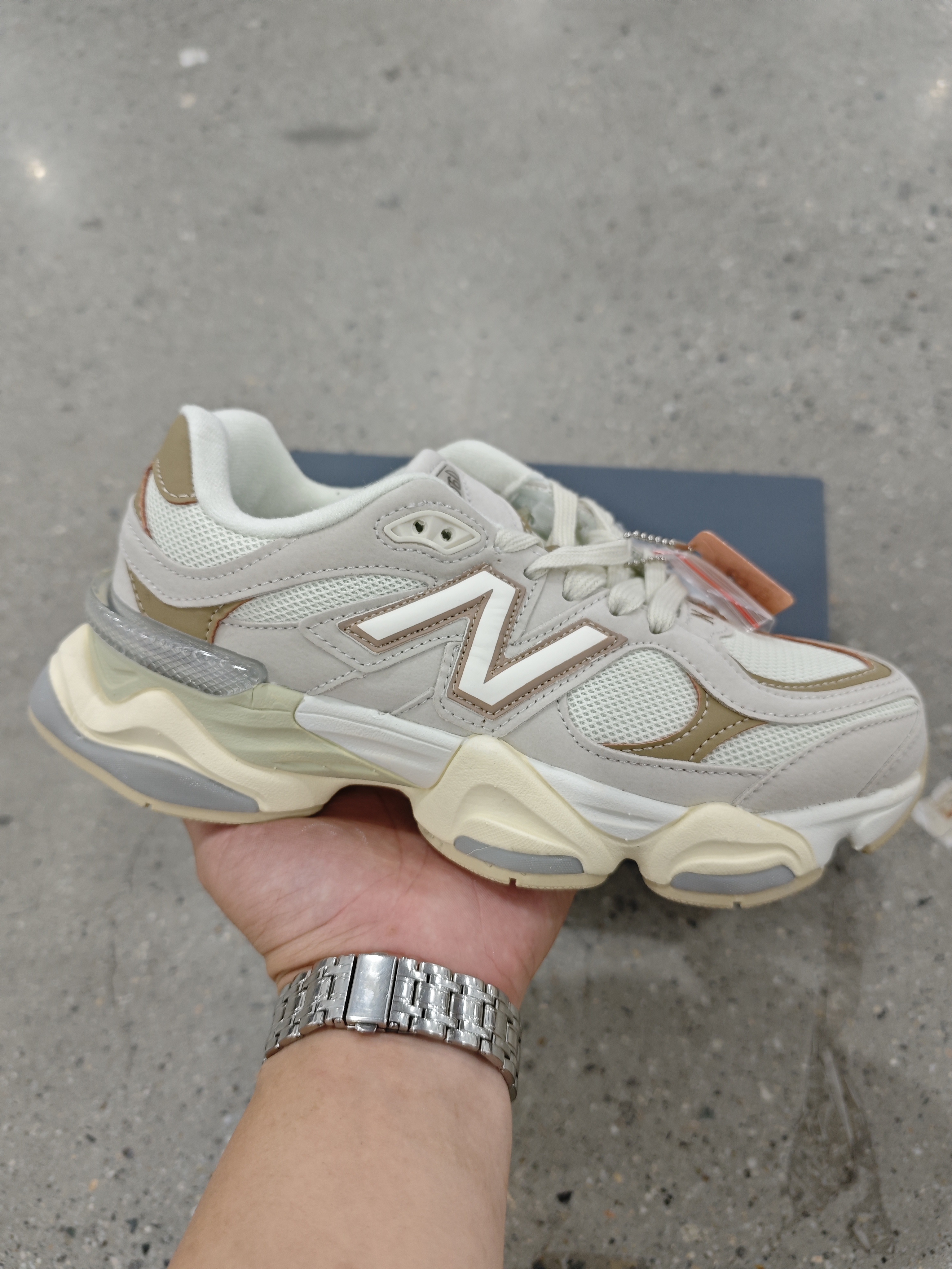 New Balance 9060
