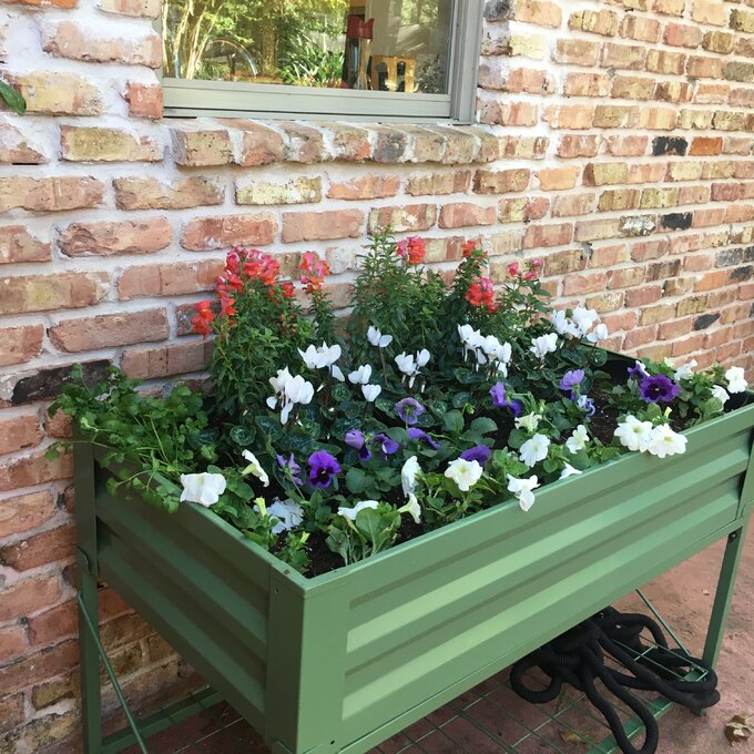 Makenna Steel Elevated Planter