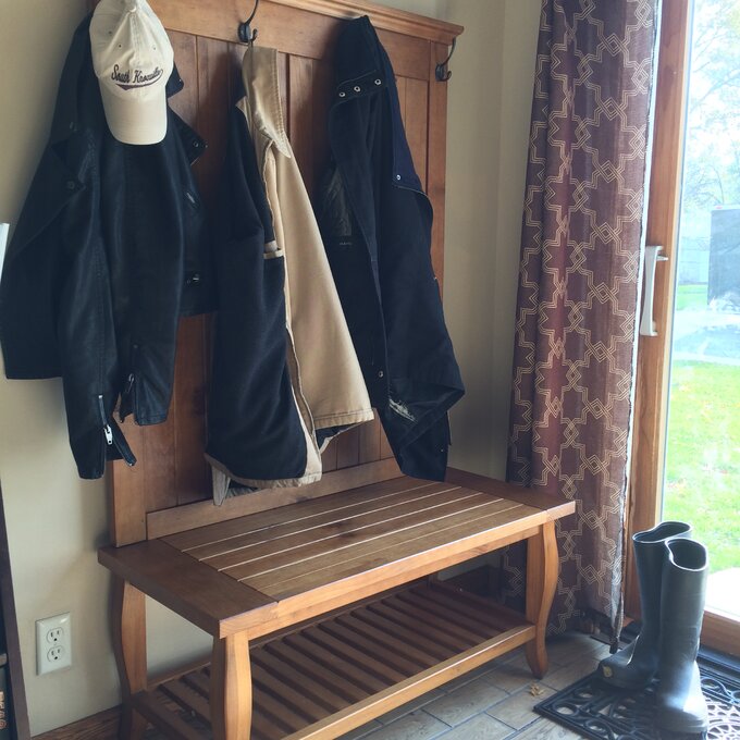 Bernnadette 40'' Wide Pine Solid Wood Hall Tree with Bench