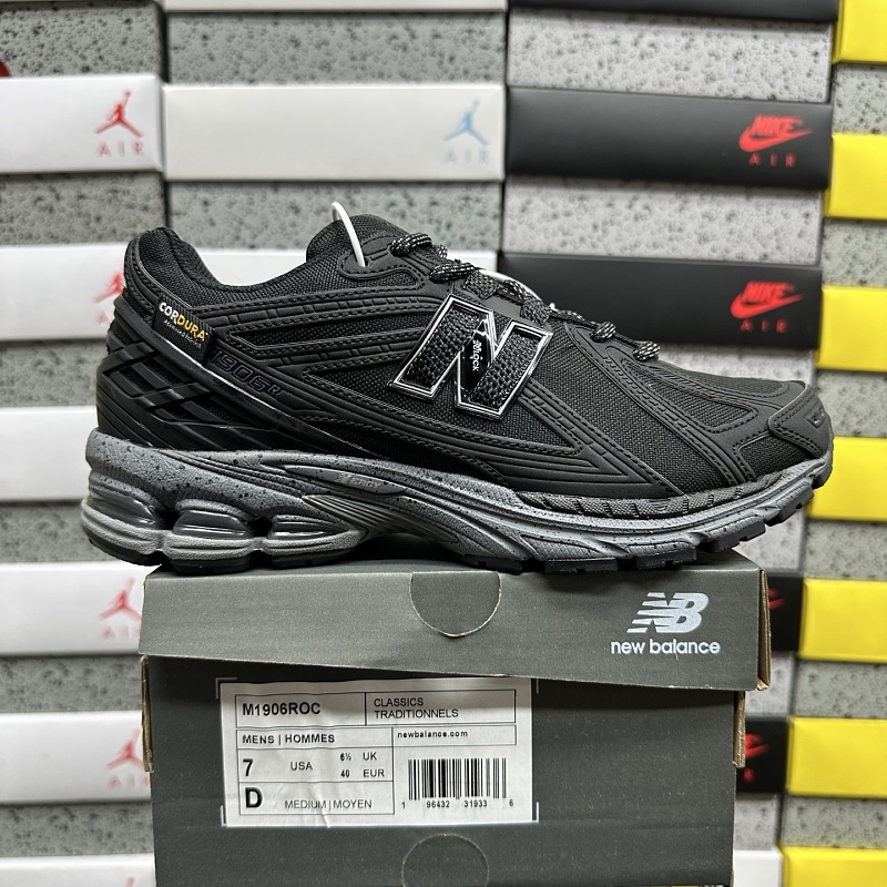 New Balance 1906 Sneakers