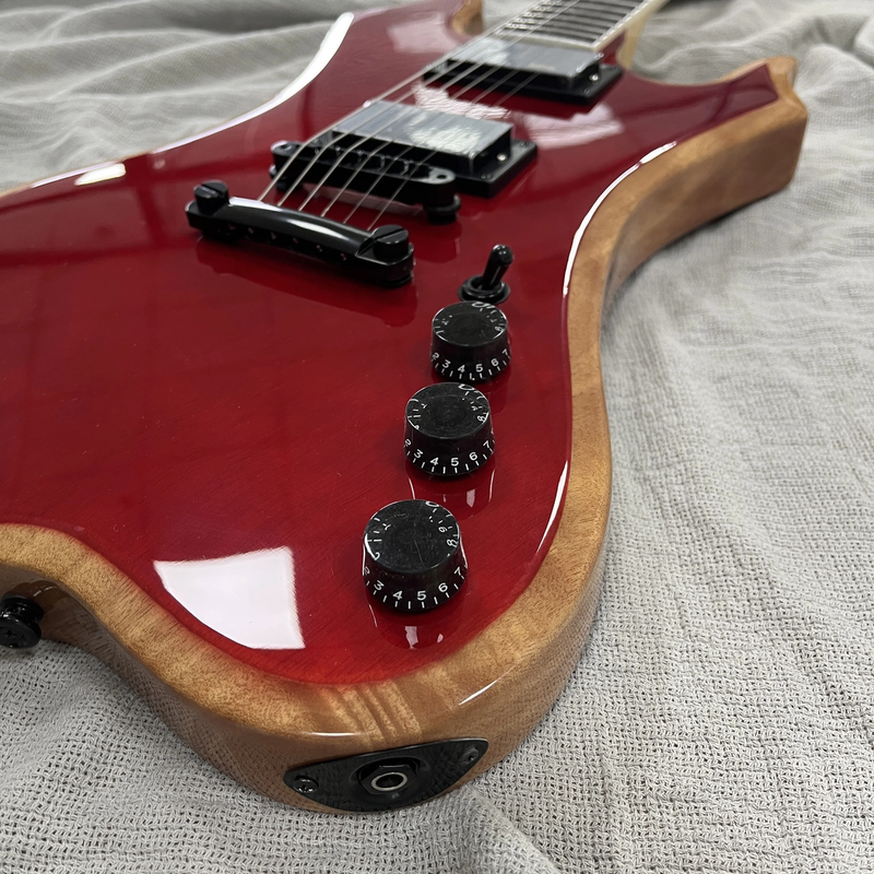 Electric Guitar with a Special 2H Pickup, Basswood Body 6 Strings Professional
